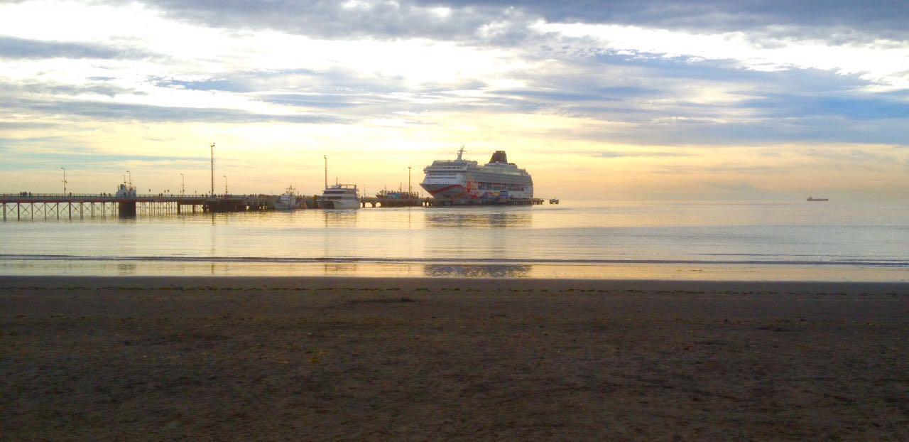 Apart Hotel Marina Puerto Madryn Buitenkant foto